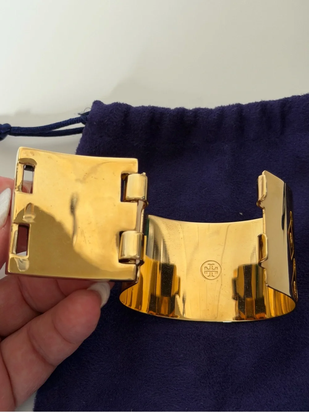Tory Burch Kira cuff with polished gold Tone & Tortoise accent